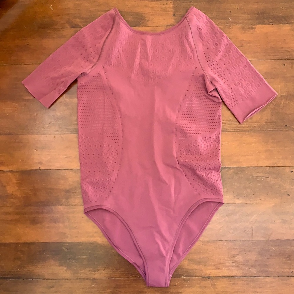 Lululemon Reveal Bodysuit Mindful Motion - Picture 2 of 11